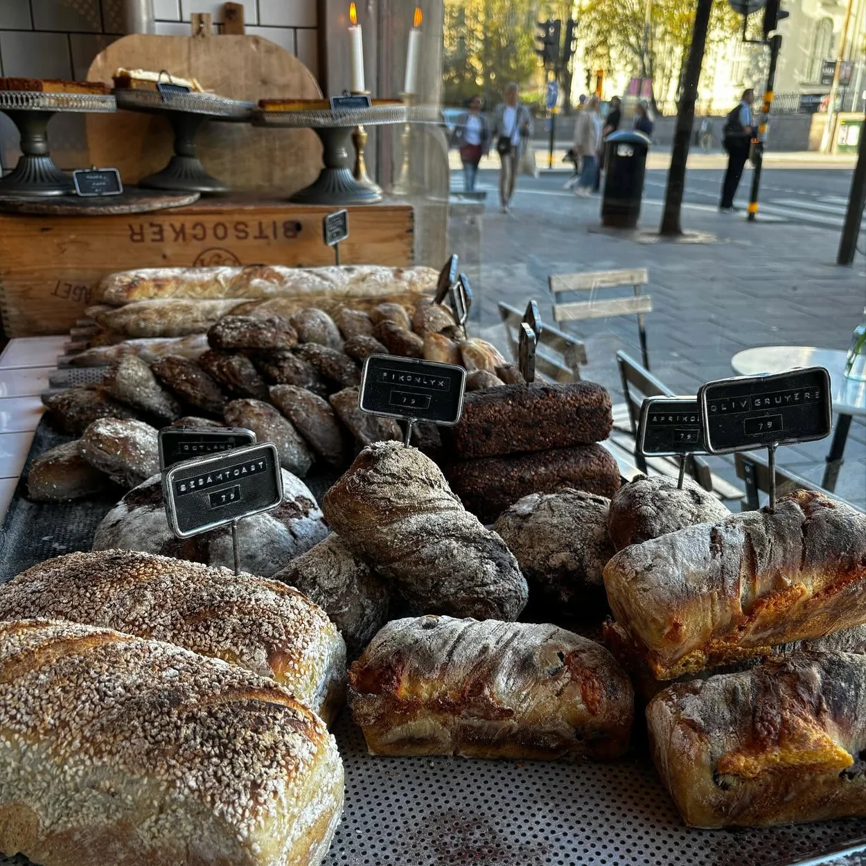 Fabrique stone-oven breads on the counter by the window