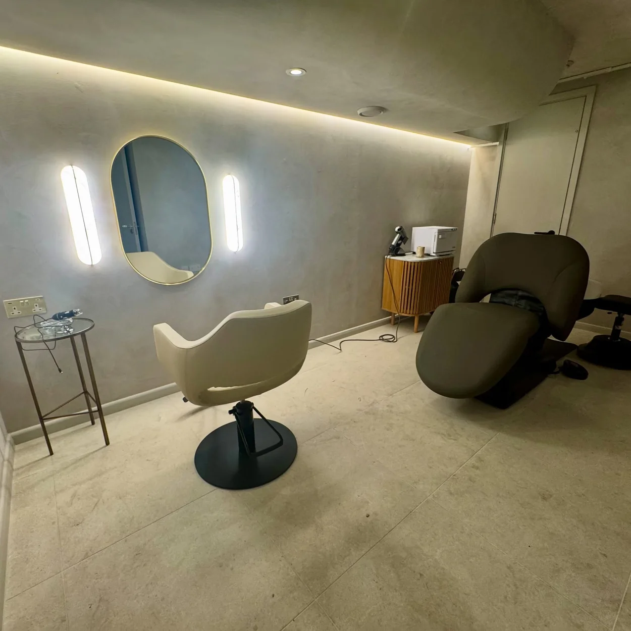 Hayato London private styling room with cutting chair and backwash