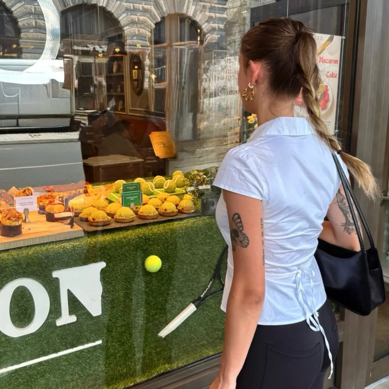 L'ETO window display of cakes and pastries seen from the street