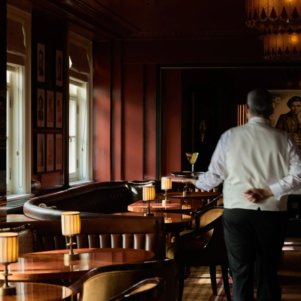 Simpson's Bar at Simpson's in the Strand with leather seating and low lamps