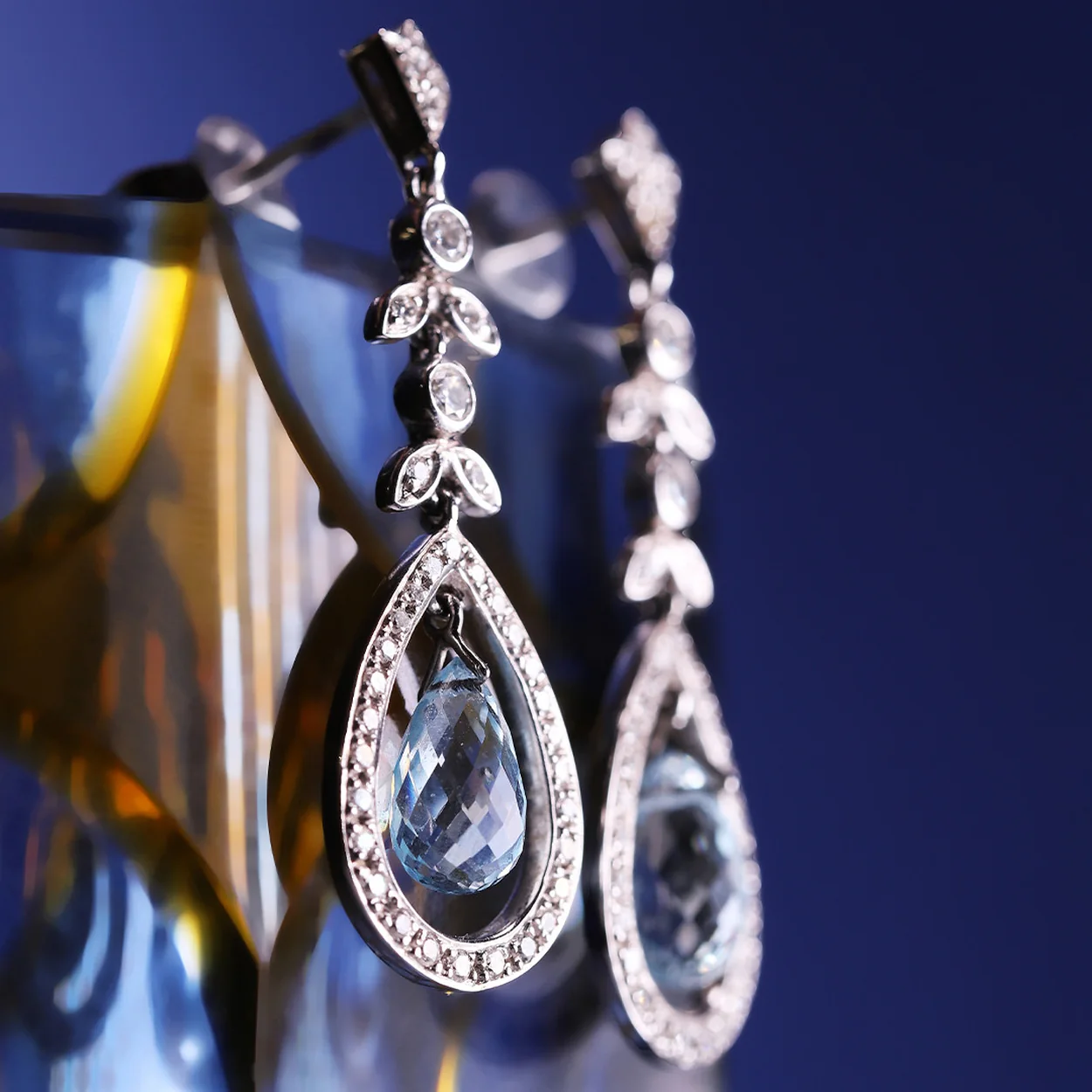 Sworders Fine Art Auctioneers diamond and aquamarine drop earrings