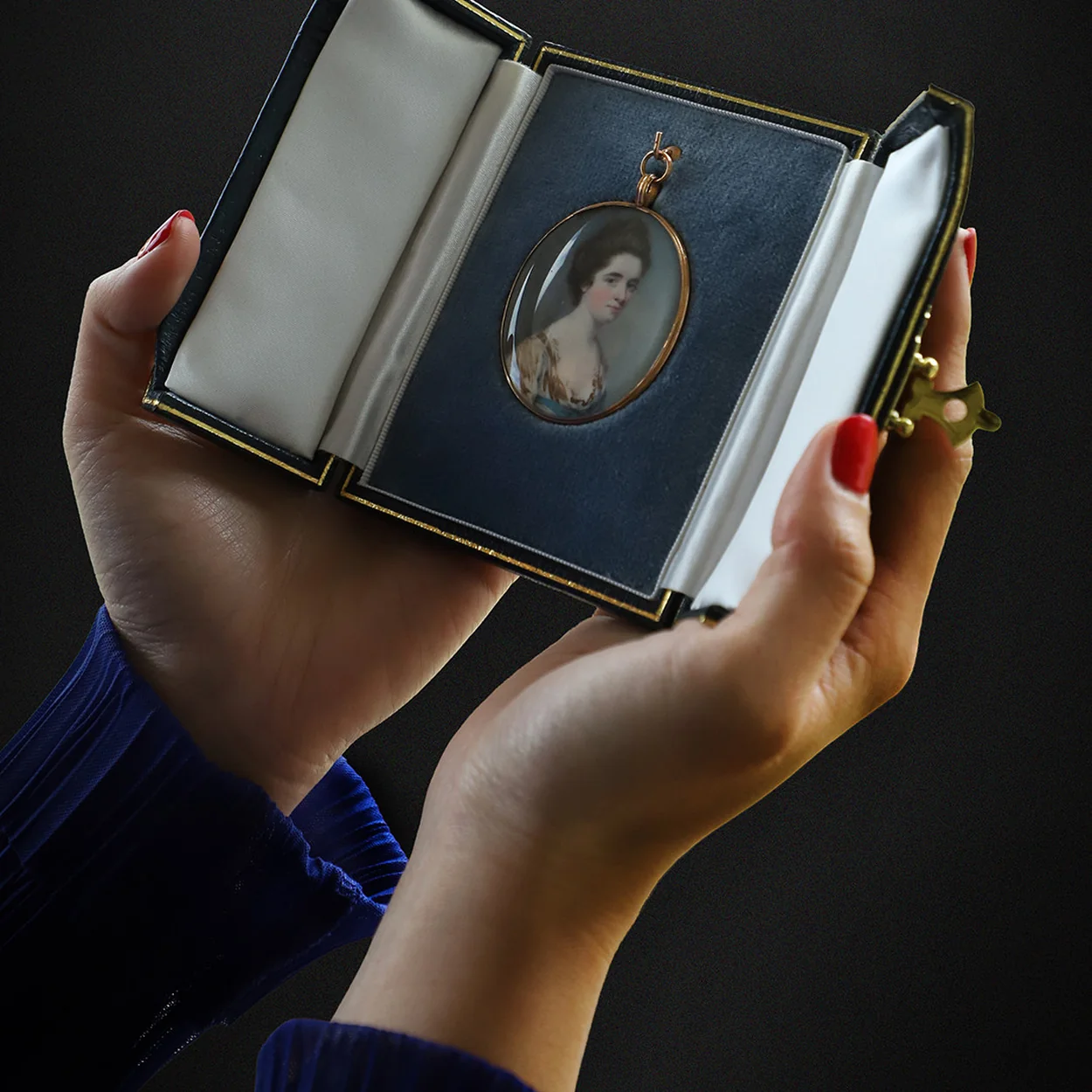 Sworders Fine Art Auctioneers portrait miniature in a fitted case